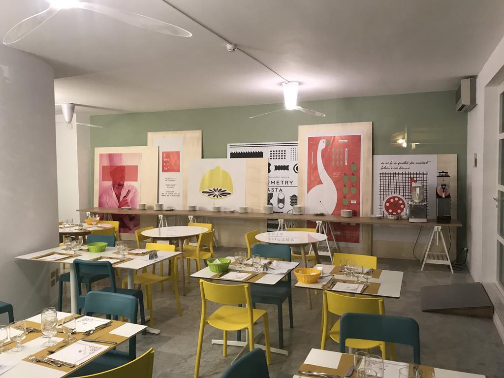 伊思佩利亚酒店 阿尔巴·阿德里亚蒂卡 外观 照片