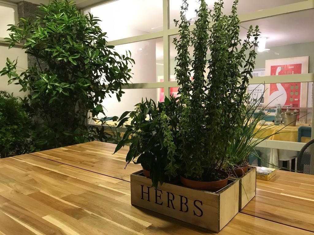 伊思佩利亚酒店 阿尔巴·阿德里亚蒂卡 外观 照片