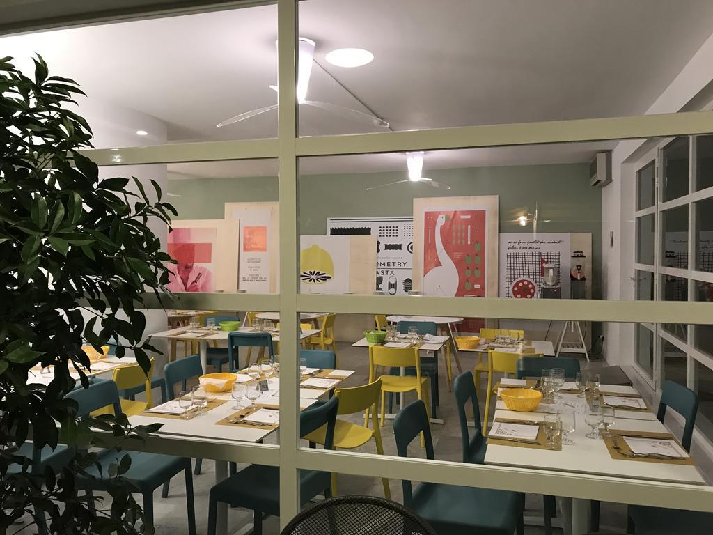 伊思佩利亚酒店 阿尔巴·阿德里亚蒂卡 外观 照片